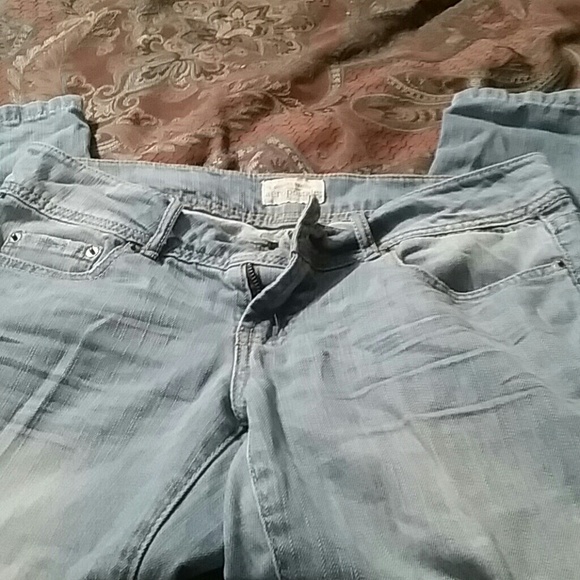 TRADED Capris - Picture 1 of 1