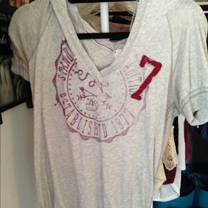 American Eagle tshirt