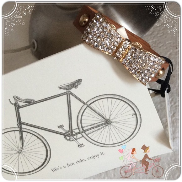 Jewelry - Light Tan Chic Bow Bracelet w/Snap Closure & Bling