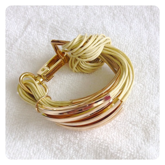 ⬇️REDUCED⬇️ Leather Layered Bracelet