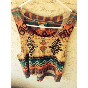 Muscle style tribal print tee