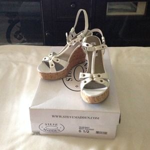 Never worn Steve Madden shoes !