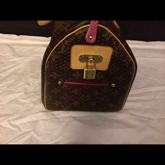 💜SOLD💜100% Authentic Louis Vuitton LMTD Edition - Picture 3 of 4