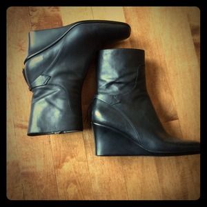 Nine West Dawna Wedge Bootie size 10