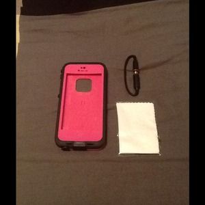 Hot pink life proof for iPhone 5