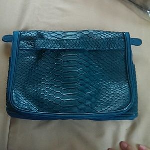I makeup bag