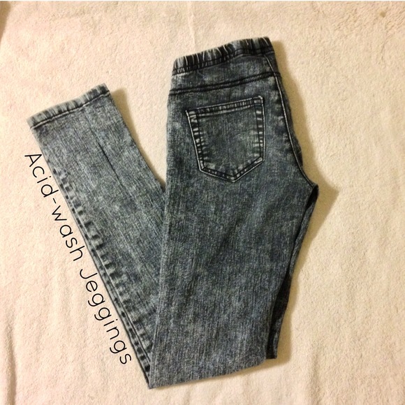 Acid wash jeggings