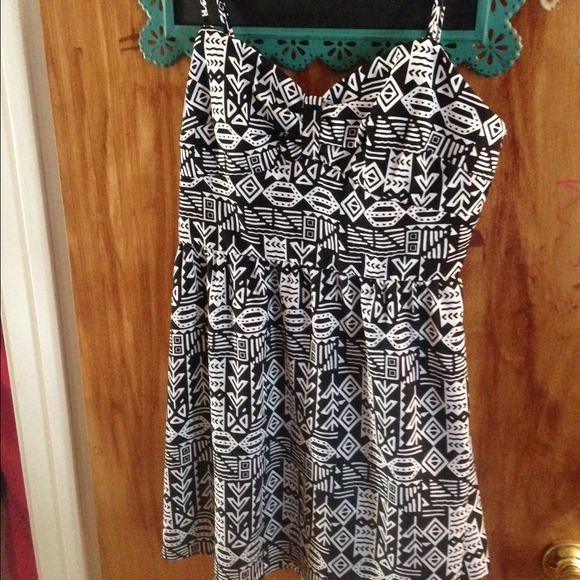 Aztec pattern black and white summer dress