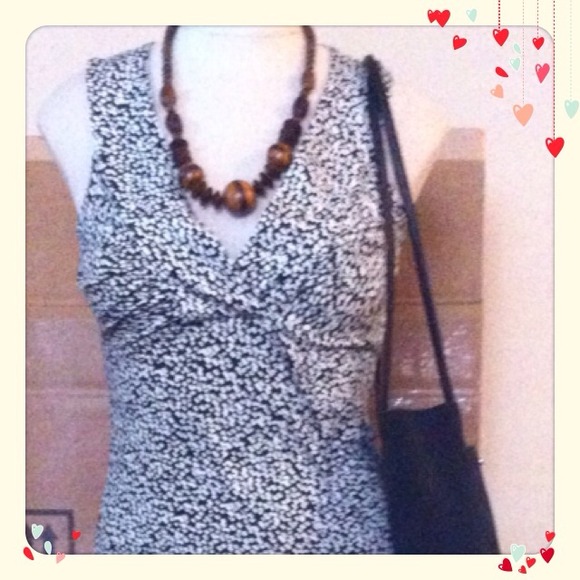 ❤️Ann Taylor Black and White Print Dress❤️