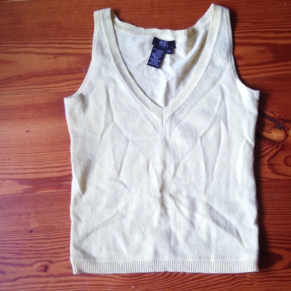 BCBG Maxazria sweater tank / vest