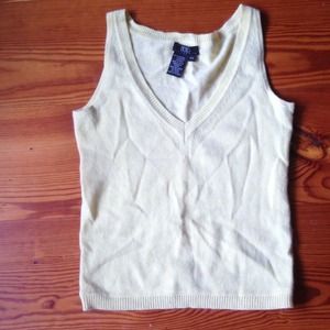 BCBG Maxazria sweater tank / vest