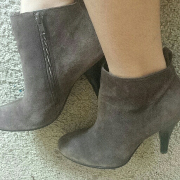 Nine west booties - Picture 2 of 2