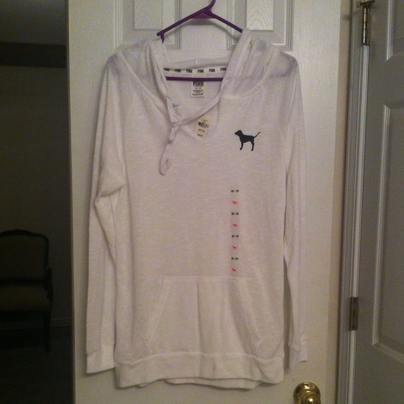 ⭕️⭕️SOLD⭕️⭕️Victoria's Secret PINK sweater