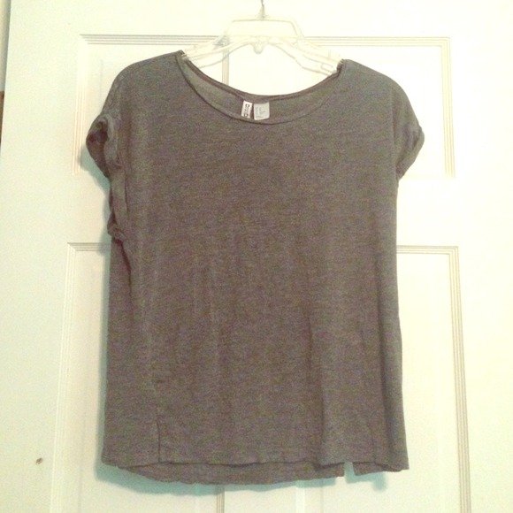 grey h&m tshirt!