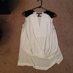 BCBGMAXAZRIA White and Black sleeveless top