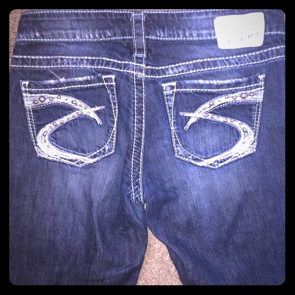 Sold locally 🚫🚫Silver skinny jeans