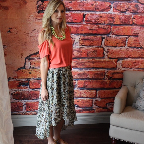 Printed layered chiffon high low skirt - Picture 2 of 3