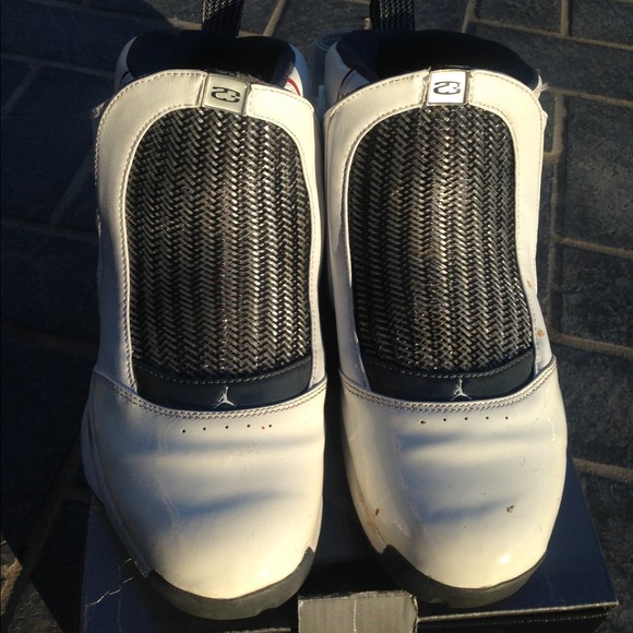💢SOLD💢Jordan 19 chrome sz 8