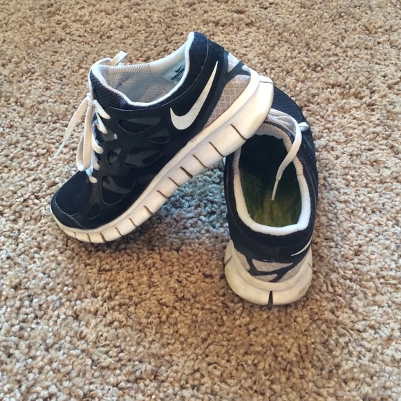 ❌SOLD IN BUNDLE❌Nike free runs