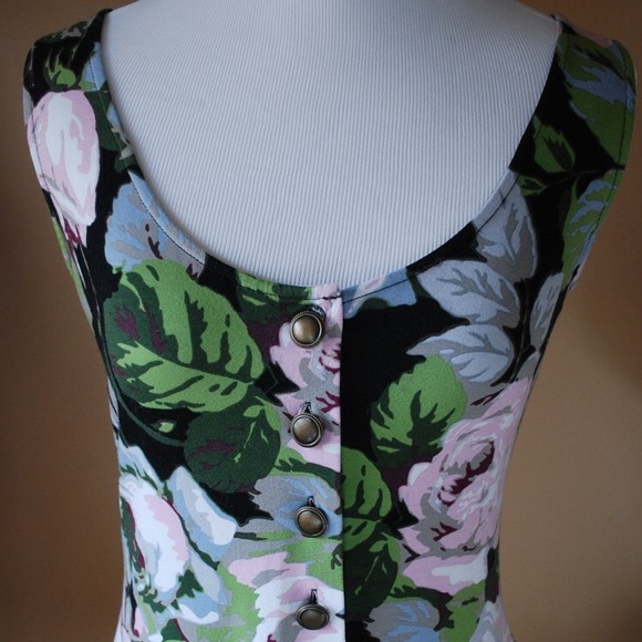 NWOT Kimchi Blue garden dress, size medium - Picture 4 of 4