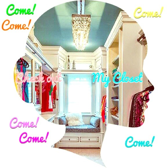 🎀 COME! Check out my closet! 🎀