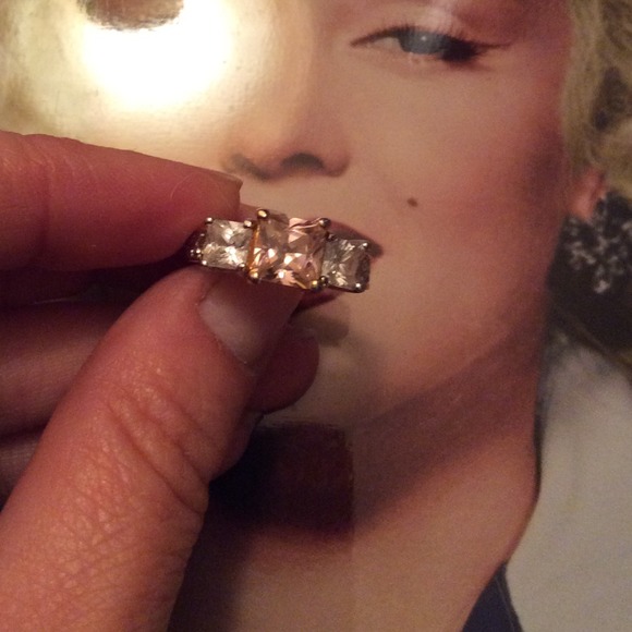 💎Three stone ring