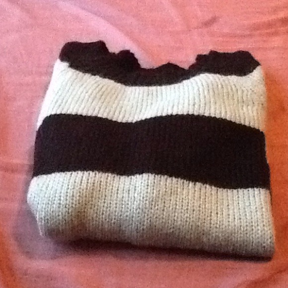 Sweater - Picture 2 of 4