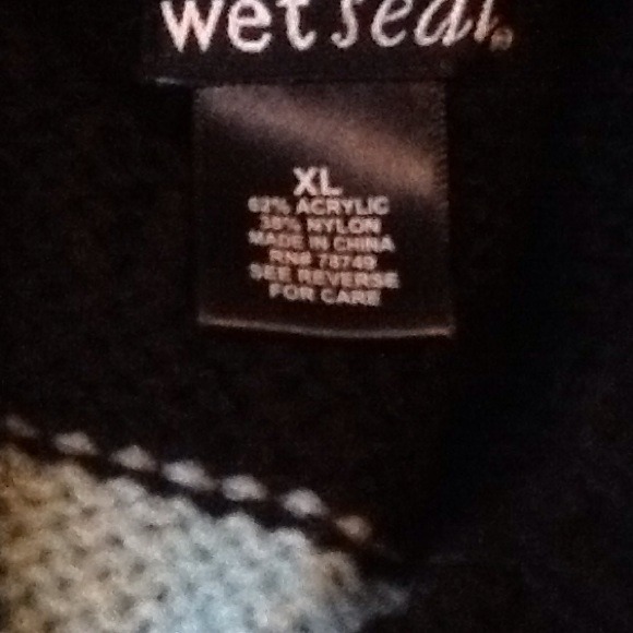 Sweater - Picture 3 of 4