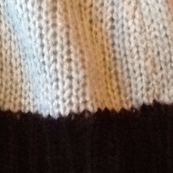 Sweater - Picture 4 of 4