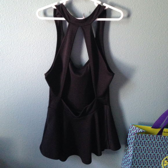 Top - Picture 2 of 4