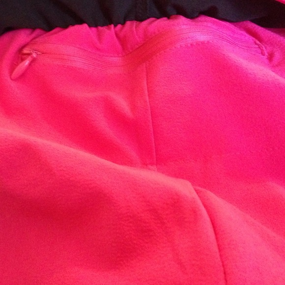 Oakley Comet Running Shorts in Fuschia - Picture 2 of 2