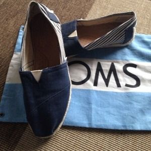 Nagy blue TOMS