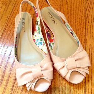 Baby pink patent leather sandals