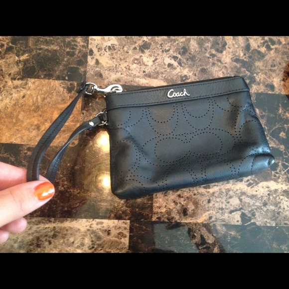 Coach wristlet AUTHENTIC