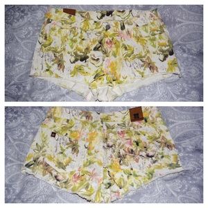 NWOT Floral Insight shorts, size 4