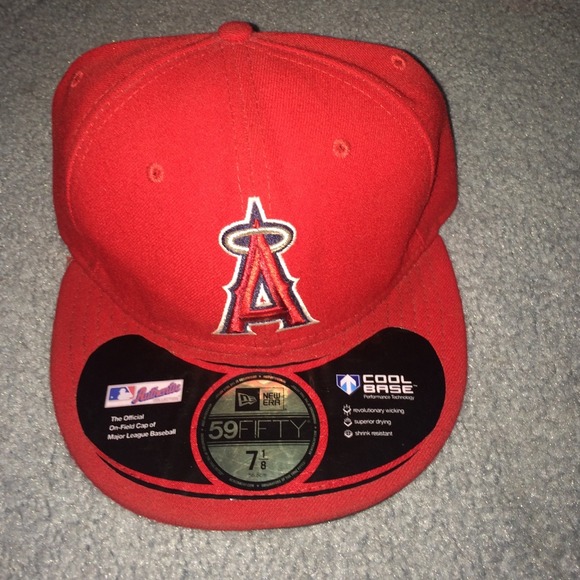 Fitted hat