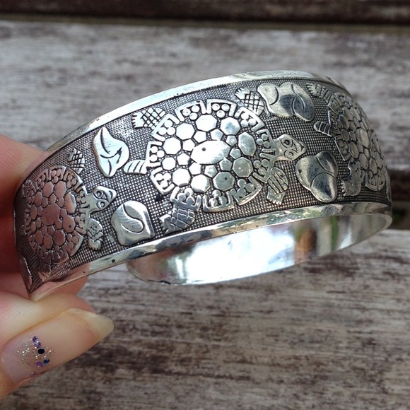 Turtle Cuff Bracelet❌SOLD❌ - Picture 3 of 4