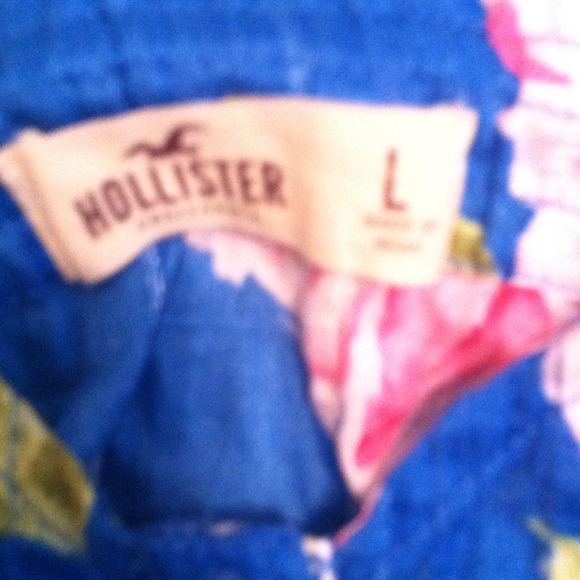 Hollister floral print spaghetti strap top. - Picture 3 of 3