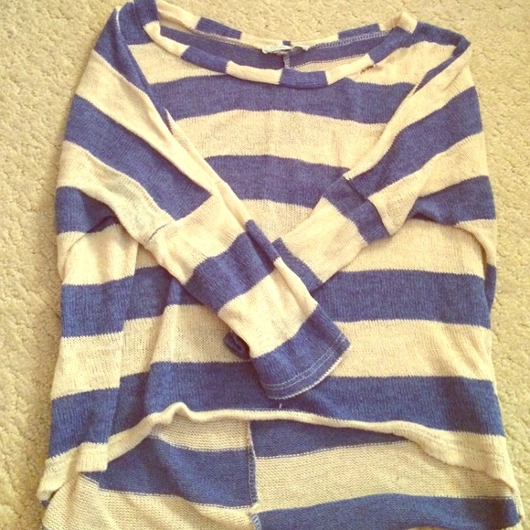 Half sleeve crop top - Picture 1 of 1