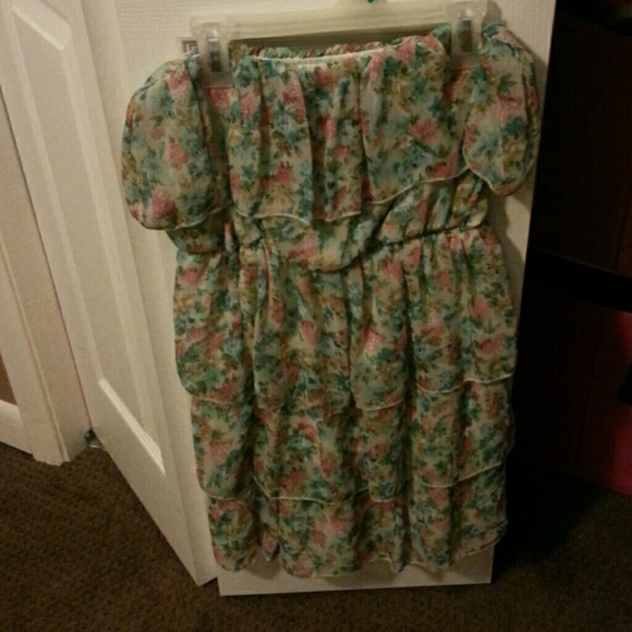 Small strapless dress