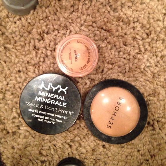 Makeup bundle - Picture 3 of 4