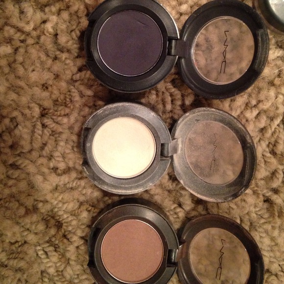 Makeup bundle - Picture 4 of 4