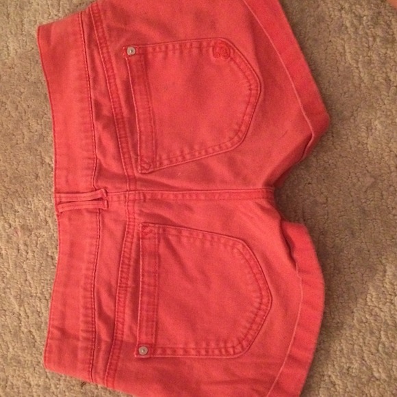 Coral shorts - Picture 2 of 2