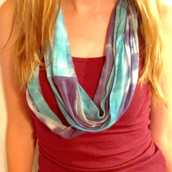 Blue tiedye infinity scarf