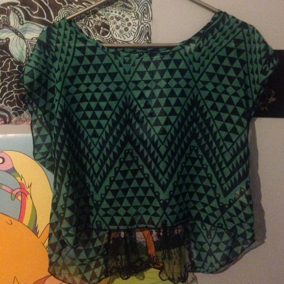 Tribal top