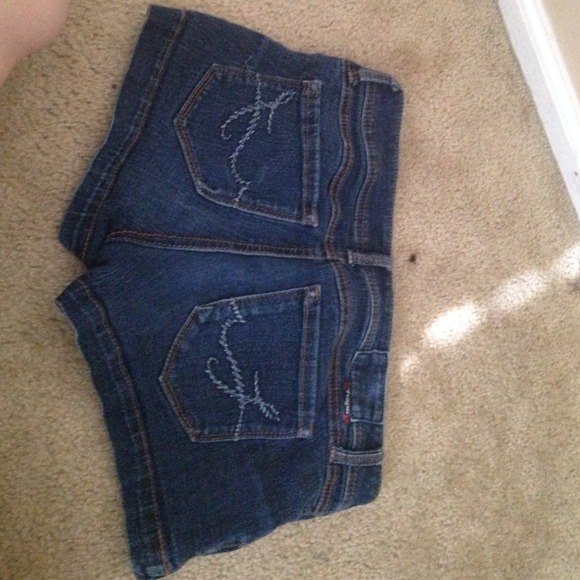 Shorts - Picture 3 of 3