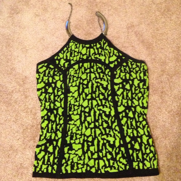 Chain neck top