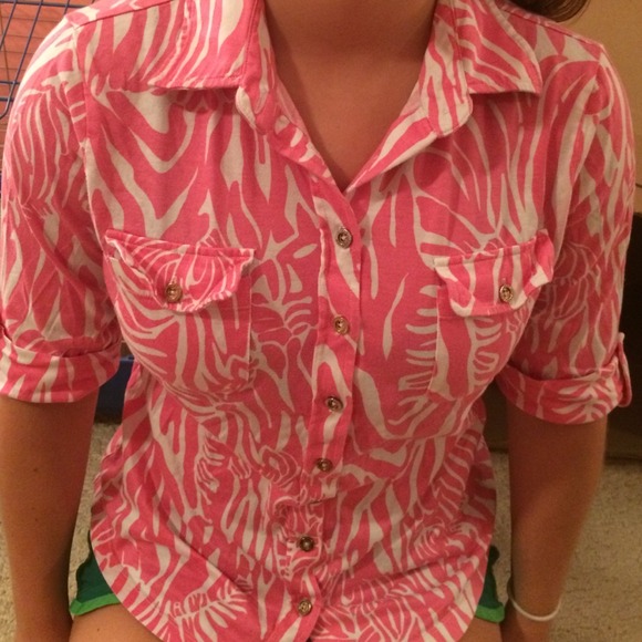 Lilly Pulitzer t-shirt - Picture 2 of 2