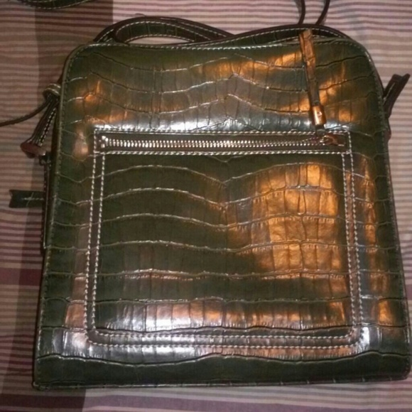 Liz Claiborne Green Alligator Print Purse - Picture 3 of 4
