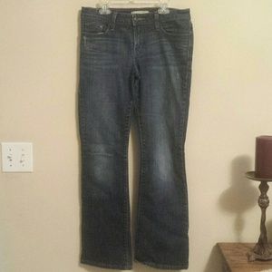Women's Levi's jeans